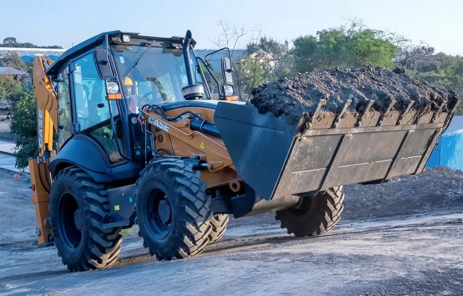 CASE 570V BACKHOE LOADER