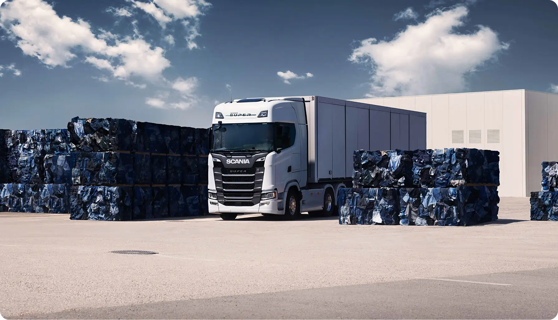 Distribution Trucks in UAE 