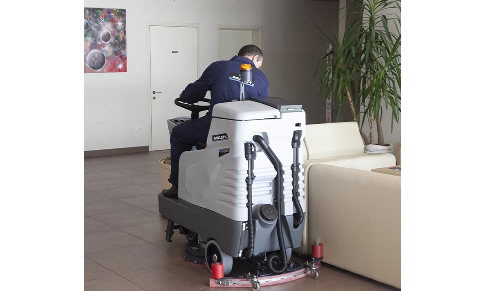 M650 Scrubber Dryer  