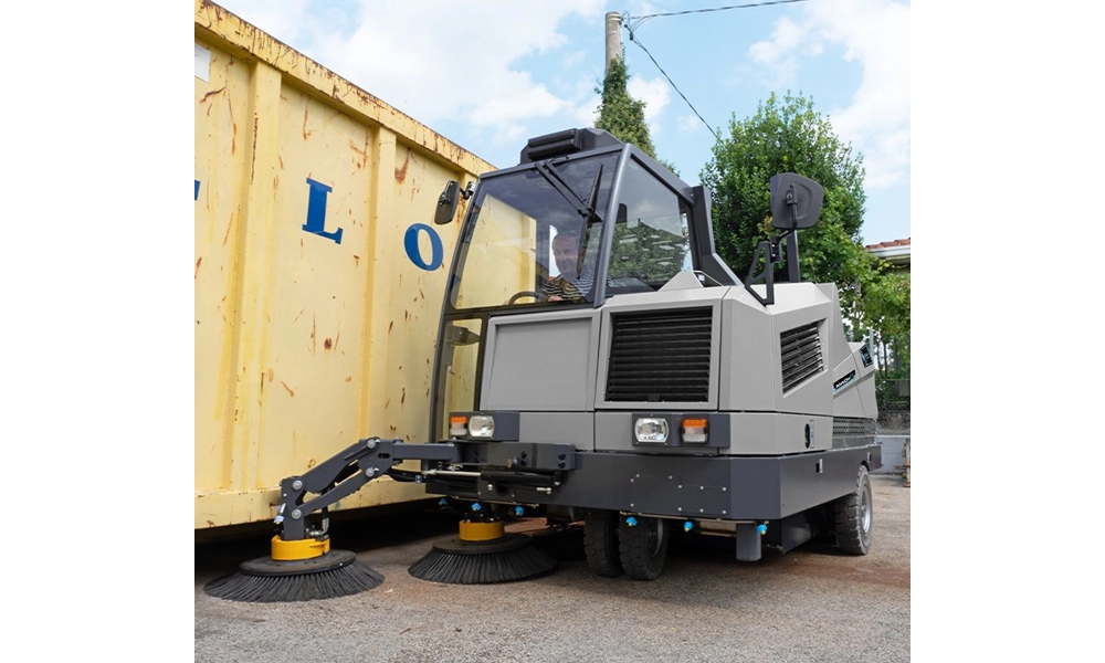 MACH 8 – Industrial sweeper