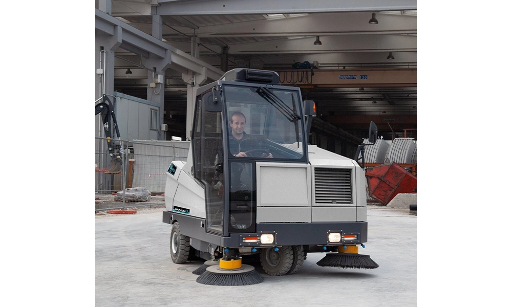 MACH 8 – Industrial sweeper