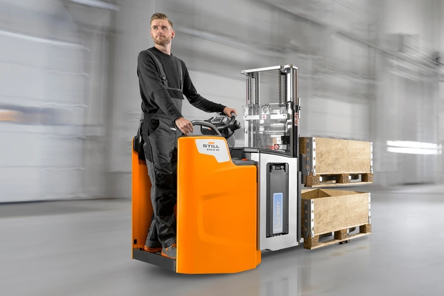 Find Stacker Trucks in UAE