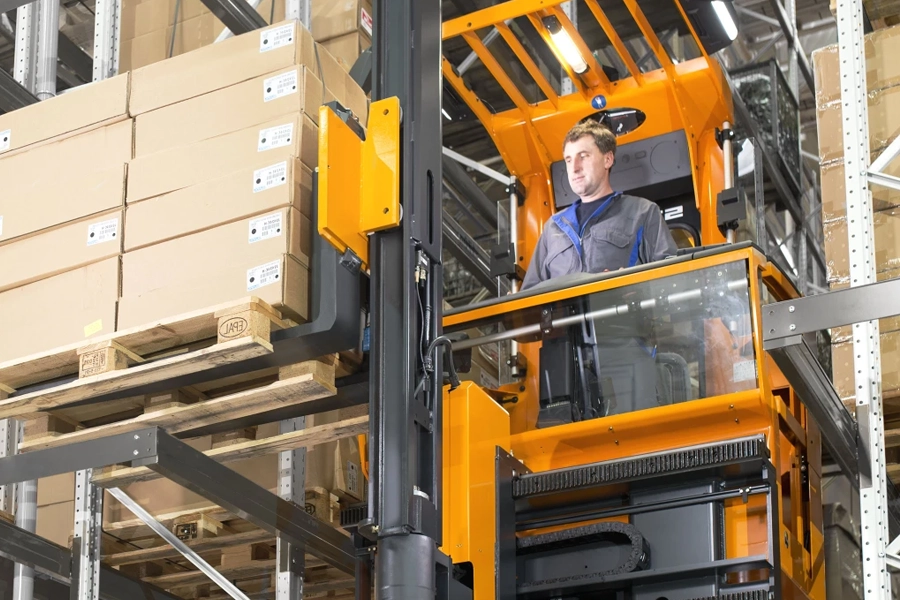 Find Very Narrow Aisle Trucks in UAE