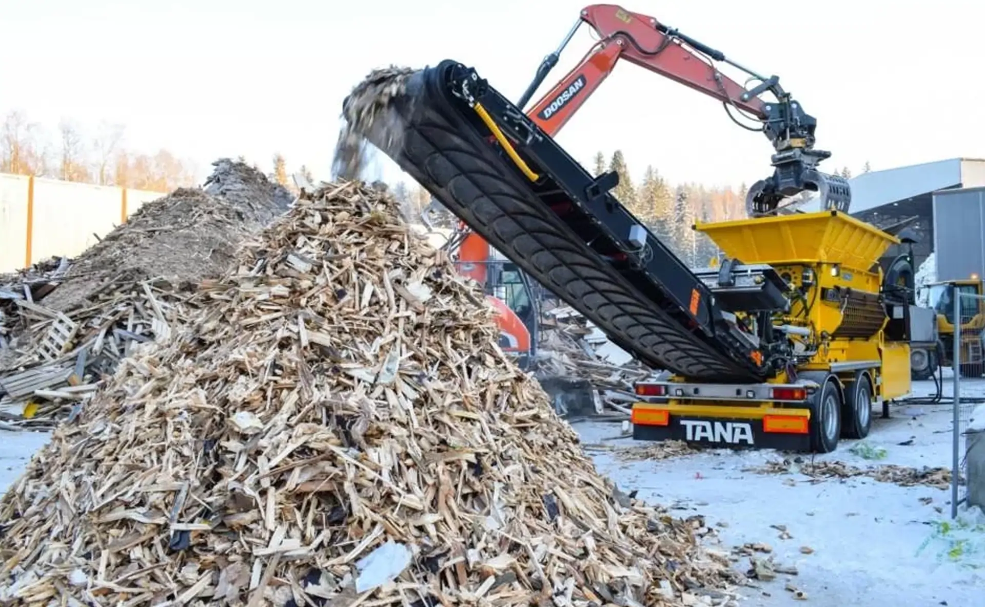 TANA Shark EM waste shredder